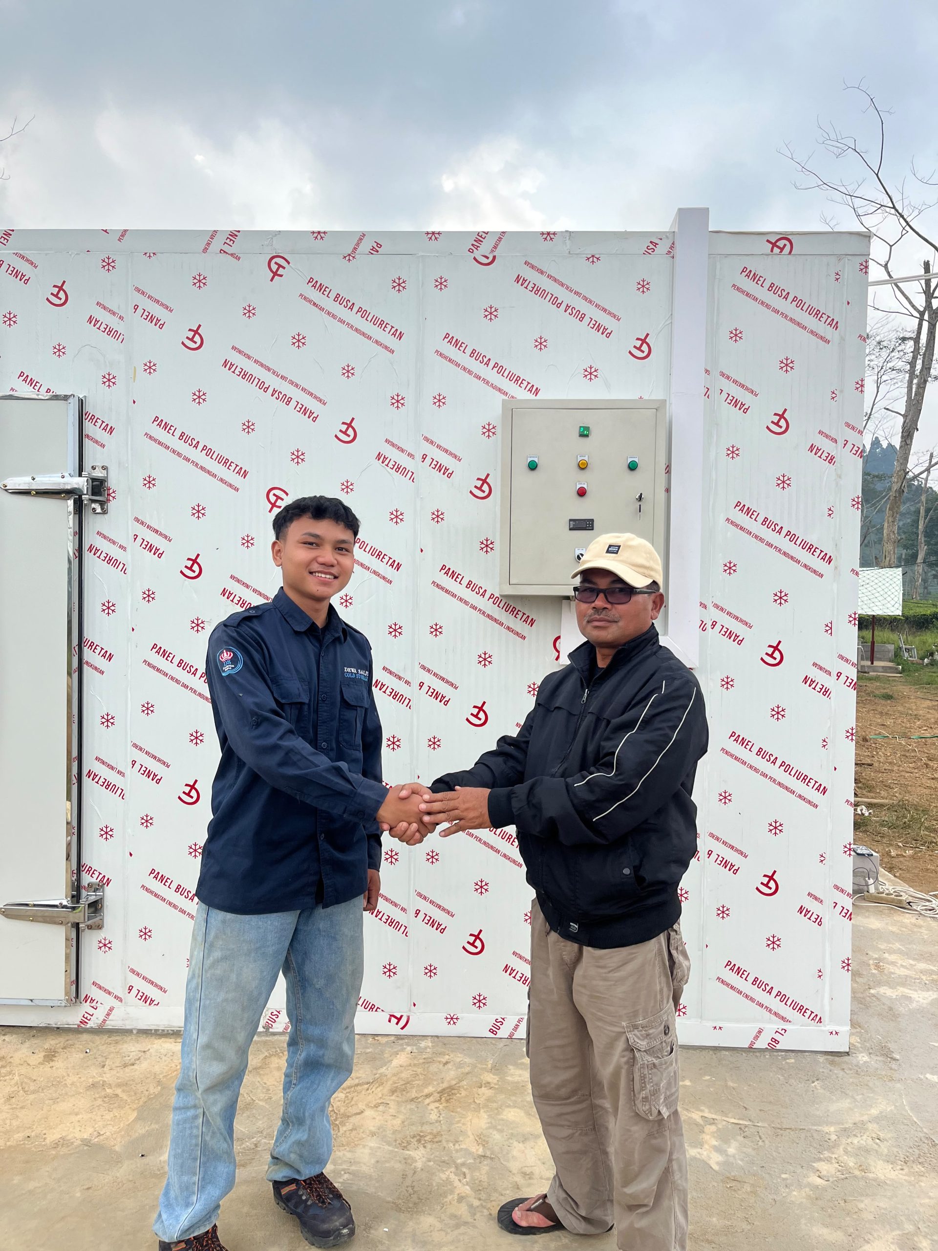 Dokumentasi kedua proyek pembuatan cold storage Bandung